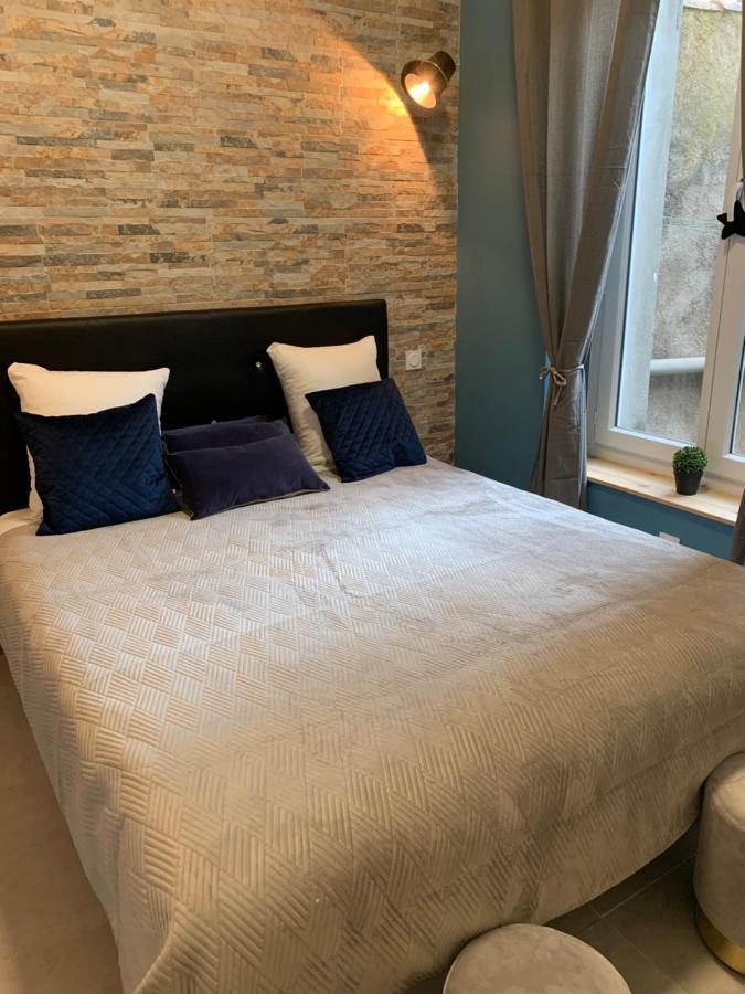 Le 31 Apartment *